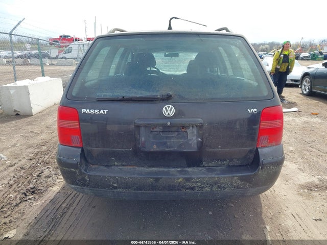 Auction sale of the 2000 Volkswagen Passat Gls V6, vin: WVWND23B3YE324710, lot number: 44743956