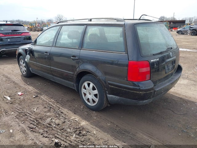 Auction sale of the 2000 Volkswagen Passat Gls V6, vin: WVWND23B3YE324710, lot number: 44743956