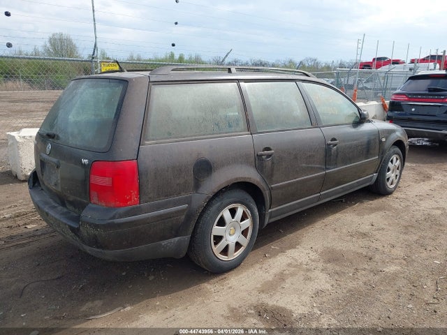 Auction sale of the 2000 Volkswagen Passat Gls V6, vin: WVWND23B3YE324710, lot number: 44743956