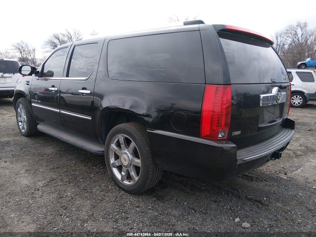 2011 CADILLAC ESCALADE ESV 1GYS4HEF1BR102229 Photo 2