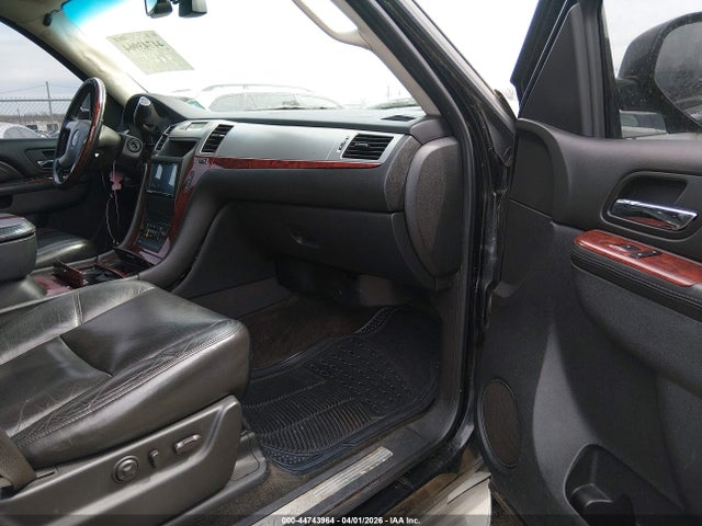 2011 CADILLAC ESCALADE ESV 1GYS4HEF1BR102229 Photo 4