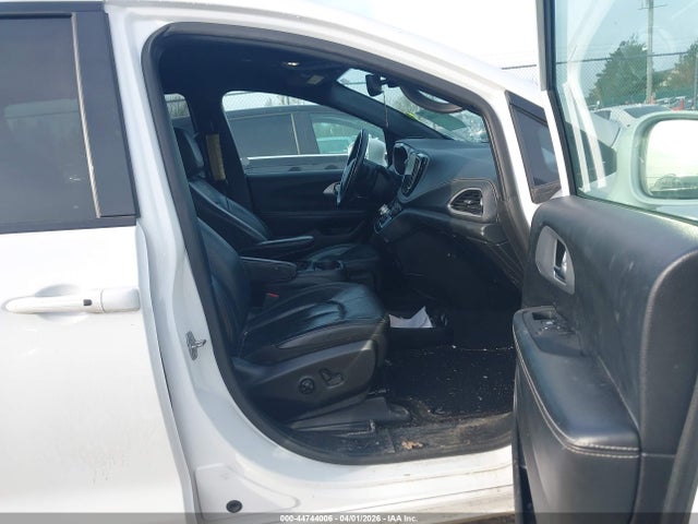 Продажа на аукционе авто 2021 Chrysler Pacifica Touring L, vin: 2C4RC1BG5MR531009, номер лота: 44744006