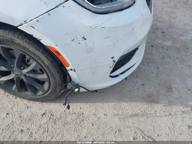 Продажа на аукционе авто 2021 Chrysler Pacifica Touring L, vin: 2C4RC1BG5MR531009, номер лота: 44744006