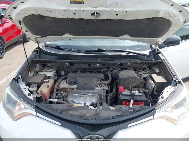 JTMZFREVXHJ145776 Toyota RAV4 LE