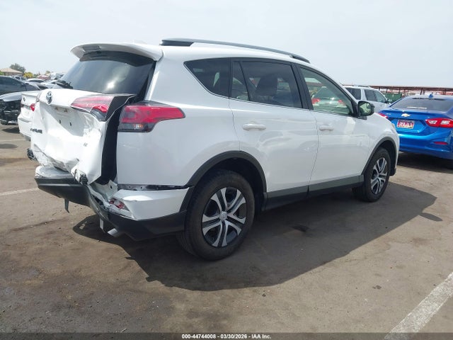JTMZFREVXHJ145776 Toyota RAV4 LE