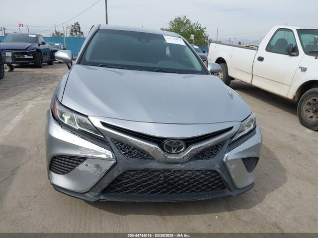 4T1B11HK4JU570669 Toyota CAMRY SE