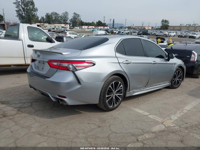 4T1B11HK4JU570669 Toyota CAMRY SE