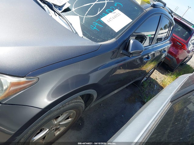 2015 TOYOTA RAV4 2T3WFREVXFW190623 Photo 1