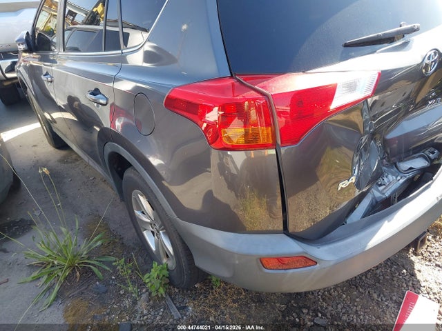2015 TOYOTA RAV4 2T3WFREVXFW190623 Photo 2