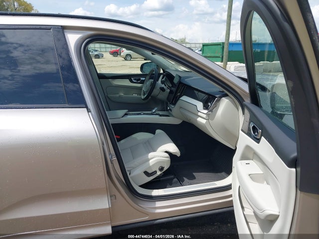 2026 Volvo Xc60 B5 Ultra მანქანა იყიდება აუქციონზე, vin: YV4M12RM4T1361758, აუქციონის ნომერი: 44744034