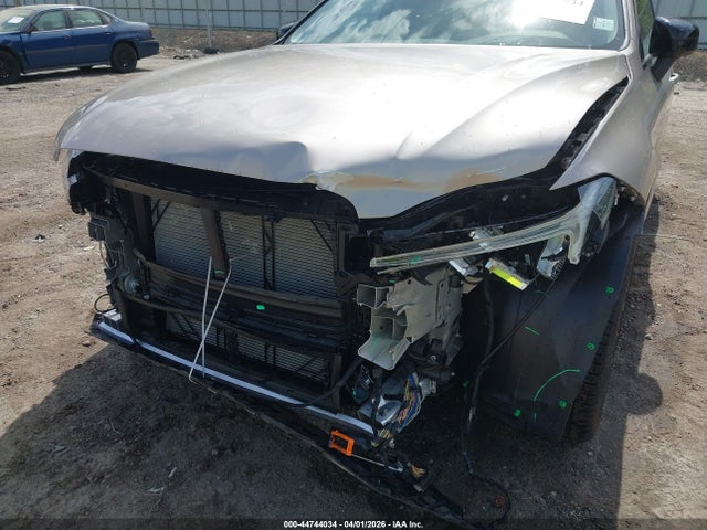 2026 Volvo Xc60 B5 Ultra მანქანა იყიდება აუქციონზე, vin: YV4M12RM4T1361758, აუქციონის ნომერი: 44744034