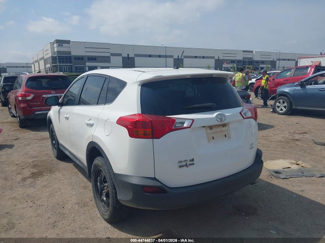 44744037 :رقم المزاد ، 2T3BFREV1FW392460 vin ، 2015 Toyota Rav4 Le مزاد بيع