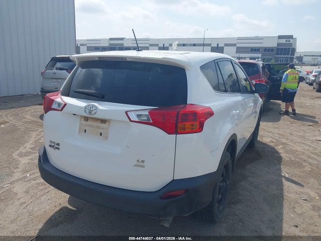 44744037 :رقم المزاد ، 2T3BFREV1FW392460 vin ، 2015 Toyota Rav4 Le مزاد بيع
