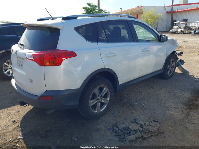Toyota Rav4 Xle 2015 JTMRFREV4FD109982 Image 4