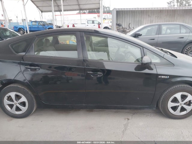 Toyota Prius Two 2014 JTDKN3DU2E0372990 Image 14