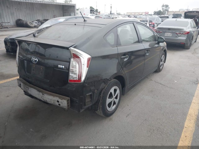 Toyota Prius Two 2014 JTDKN3DU2E0372990 Image 4