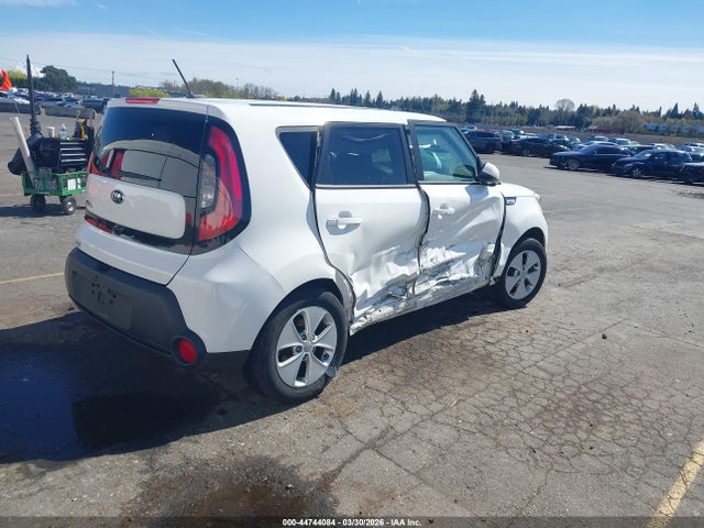 KNDJN2A2XG7307047 KIA Soul