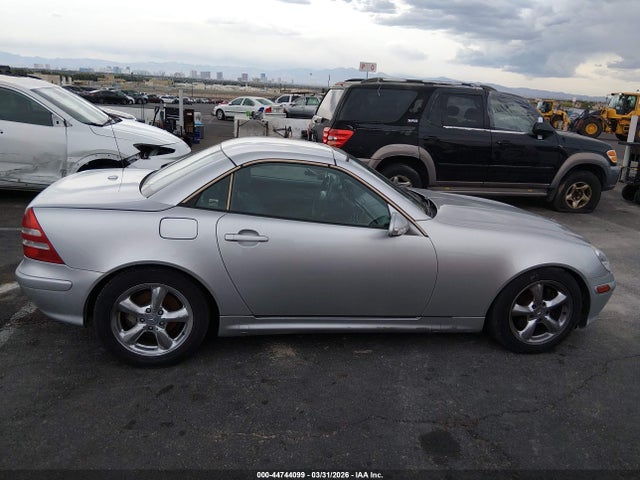 Продажа на аукционе авто 2001 Mercedes-benz Slk 320, vin: WDBKK65F31F217865, номер лота: 44744099