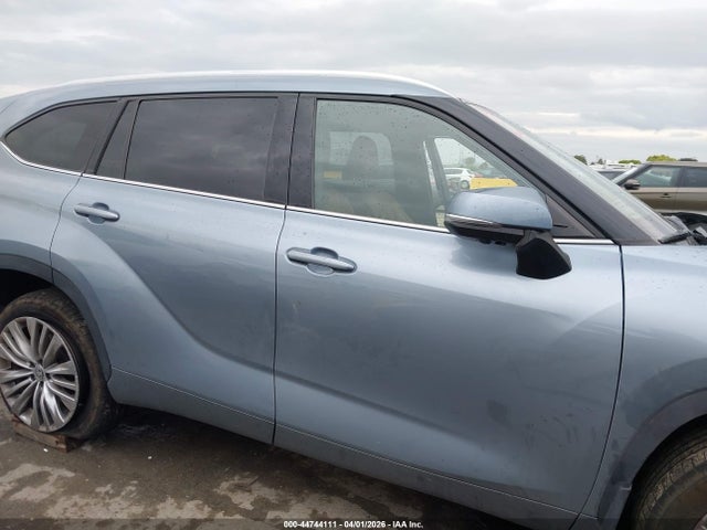 Toyota Highlander Platinum 2023 5TDKDRBH3PS013420 Image 14