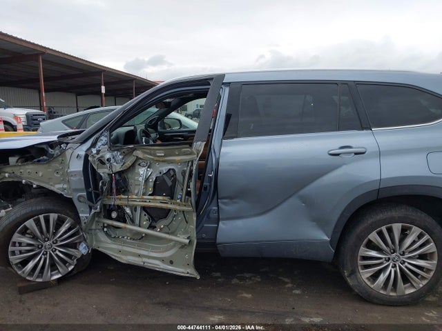 Toyota Highlander Platinum 2023 5TDKDRBH3PS013420 Image 15