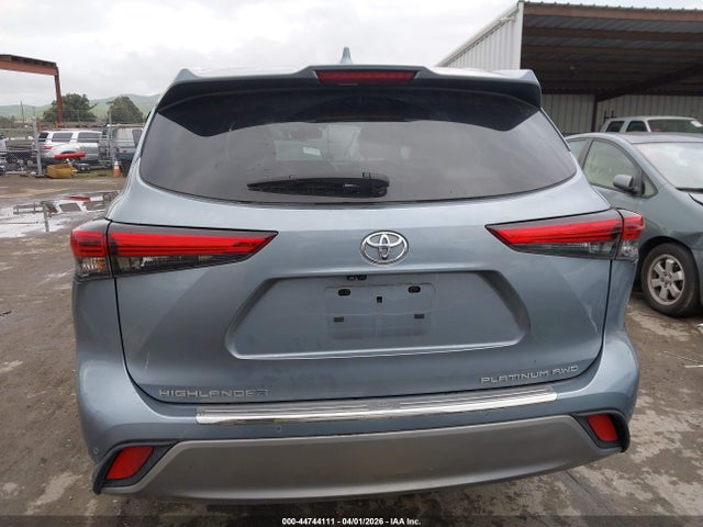 Toyota Highlander Platinum 2023 5TDKDRBH3PS013420 Image 17
