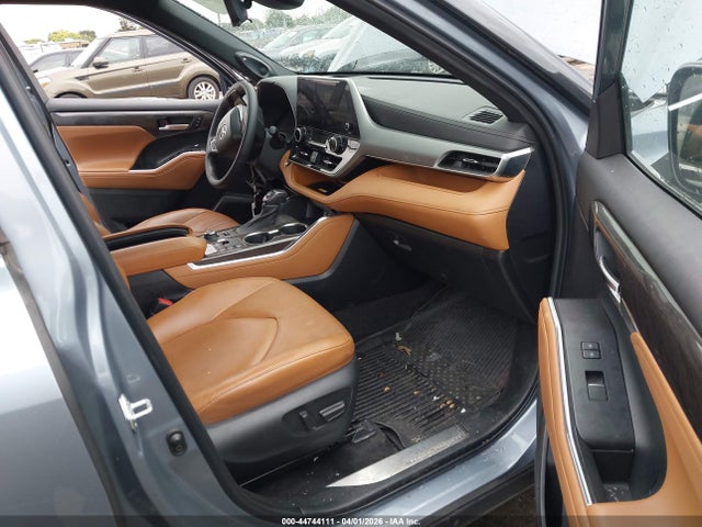 Toyota Highlander Platinum 2023 5TDKDRBH3PS013420 Image 5
