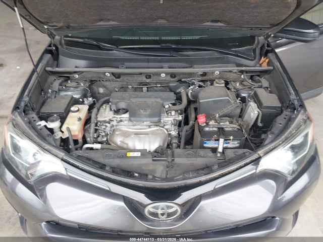 JTMZFREV1JJ182804 Toyota RAV4 LE
