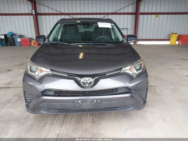 JTMZFREV1JJ182804 Toyota RAV4 LE