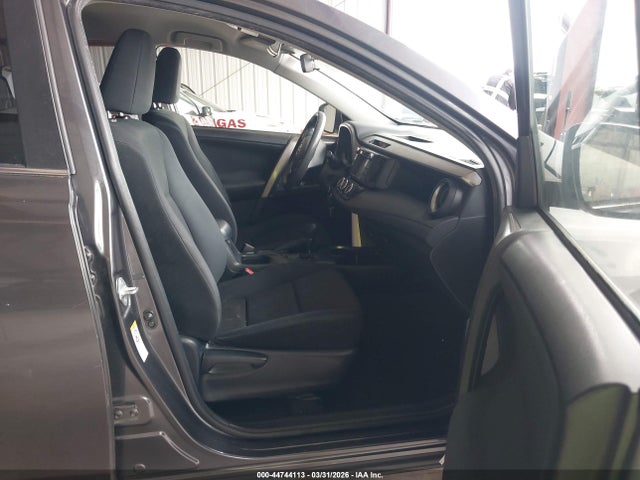 JTMZFREV1JJ182804 Toyota RAV4 LE