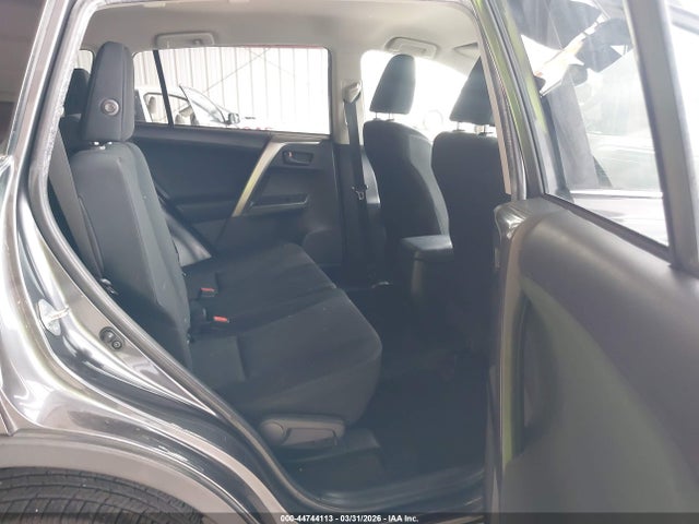 JTMZFREV1JJ182804 Toyota RAV4 LE