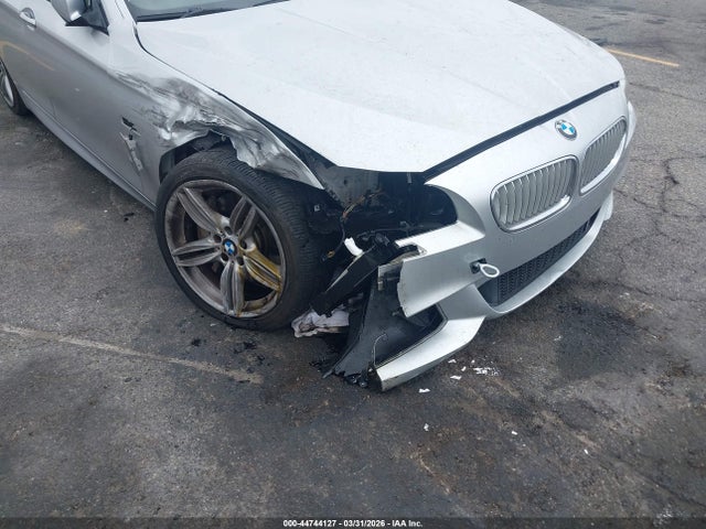 2013 Bmw 550i მანქანა იყიდება აუქციონზე, vin: WBAFR9C58DDX79915, აუქციონის ნომერი: 44744127