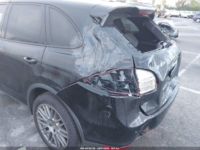 44744129 :رقم المزاد ، WP1AE2A25CLA92452 vin ، 2012 Porsche Cayenne Hybrid S مزاد بيع