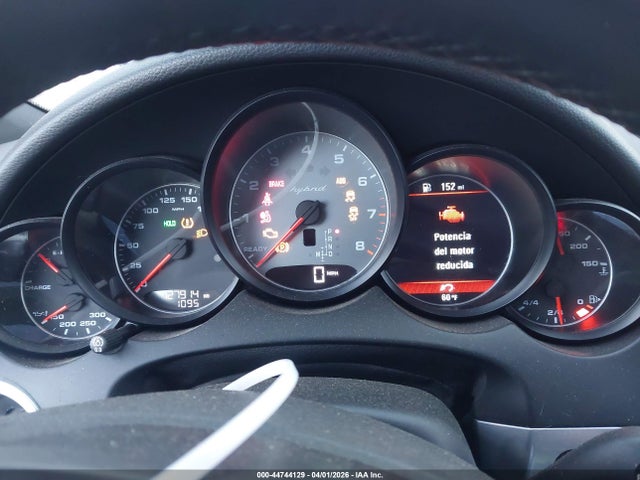 44744129 :رقم المزاد ، WP1AE2A25CLA92452 vin ، 2012 Porsche Cayenne Hybrid S مزاد بيع