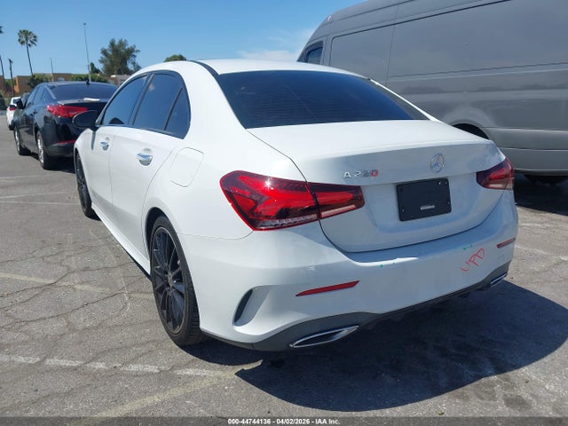 2022 MERCEDES-BENZ A 220 W1K3G4EB9NJ372132 Photo 2