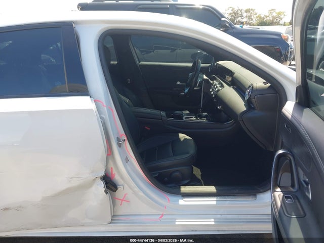 2022 MERCEDES-BENZ A 220 W1K3G4EB9NJ372132 Photo 4