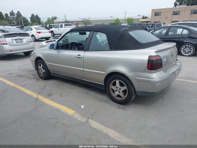 44744143 :رقم المزاد ، 3VWDC21V0YM804657 vin ، 2000 Volkswagen Cabrio Gls مزاد بيع