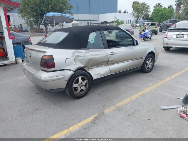 44744143 :رقم المزاد ، 3VWDC21V0YM804657 vin ، 2000 Volkswagen Cabrio Gls مزاد بيع