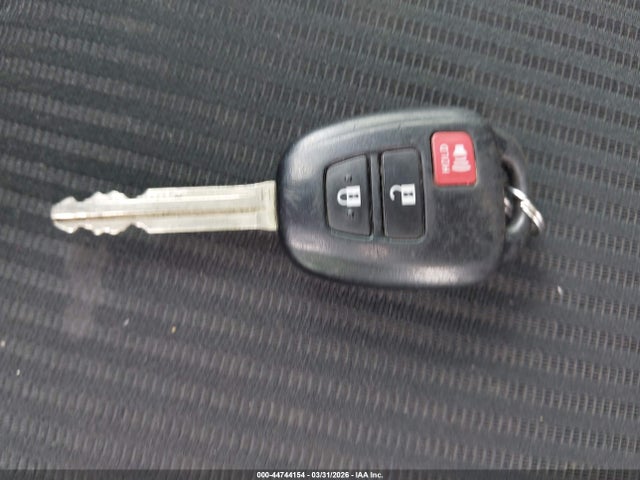 Toyota Rav4 Xle 2015 JTMWFREV7FD063972 Image 11
