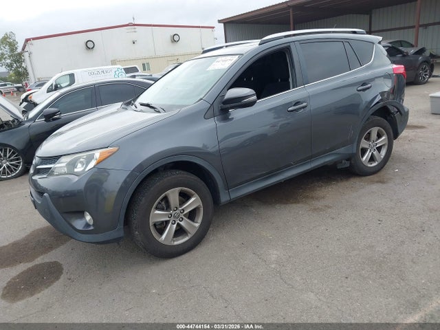 Toyota Rav4 Xle 2015 JTMWFREV7FD063972 Image 2