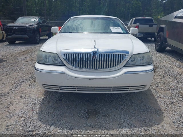 2004 LINCOLN TOWN CAR 1LNHM81W54Y620046 Photo 5