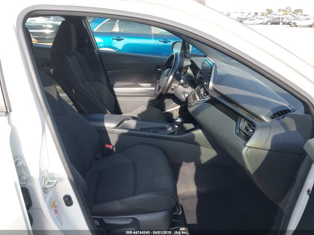 JTNKHMBX7K1022234 Toyota C-HR LE
