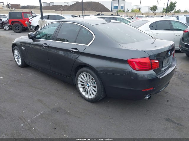2011 BMW 535I WBAFU7C54BDU55232 Photo 2