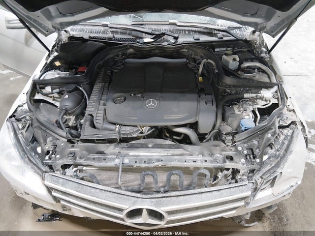 2013 Mercedes-benz C 300 Sport 4matic მანქანა იყიდება აუქციონზე, vin: WDDGF8AB6DG138169, აუქციონის ნომერი: 44744250