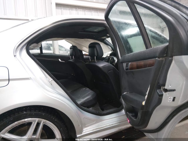 2013 Mercedes-benz C 300 Sport 4matic მანქანა იყიდება აუქციონზე, vin: WDDGF8AB6DG138169, აუქციონის ნომერი: 44744250