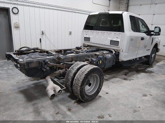 1FD8X3HTXJEC69797 Ford F-350 Chassis Xl