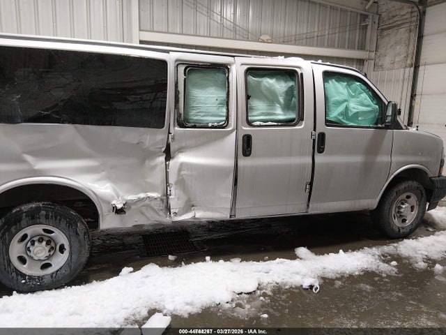 Chevrolet EXPRESS G3500 2023 1GAZGNFP4P1105982 Image 31