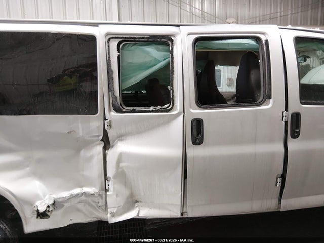 Chevrolet EXPRESS G3500 2023 1GAZGNFP4P1105982 Image 26