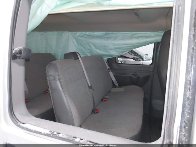 Chevrolet EXPRESS G3500 2023 1GAZGNFP4P1105982 Image 34