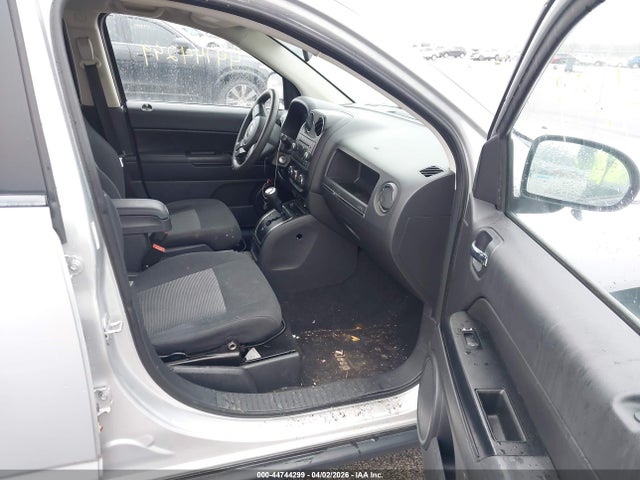 2011 JEEP COMPASS 1J4NT1FB5BD176706 Photo 4