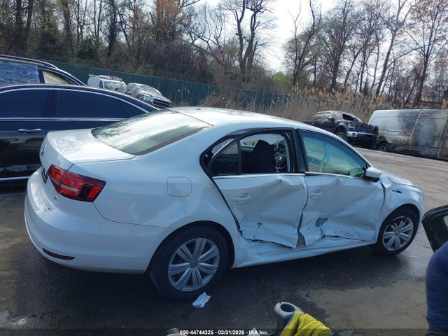 44744325 :رقم المزاد ، 3VW2B7AJ7HM335684 vin ، 2017 Volkswagen Jetta 1.4t S مزاد بيع